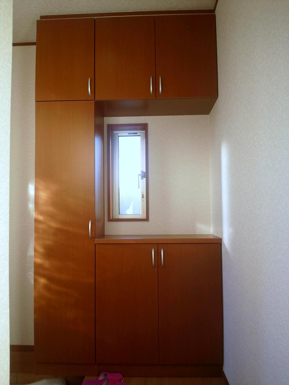 Entrance. Example of construction