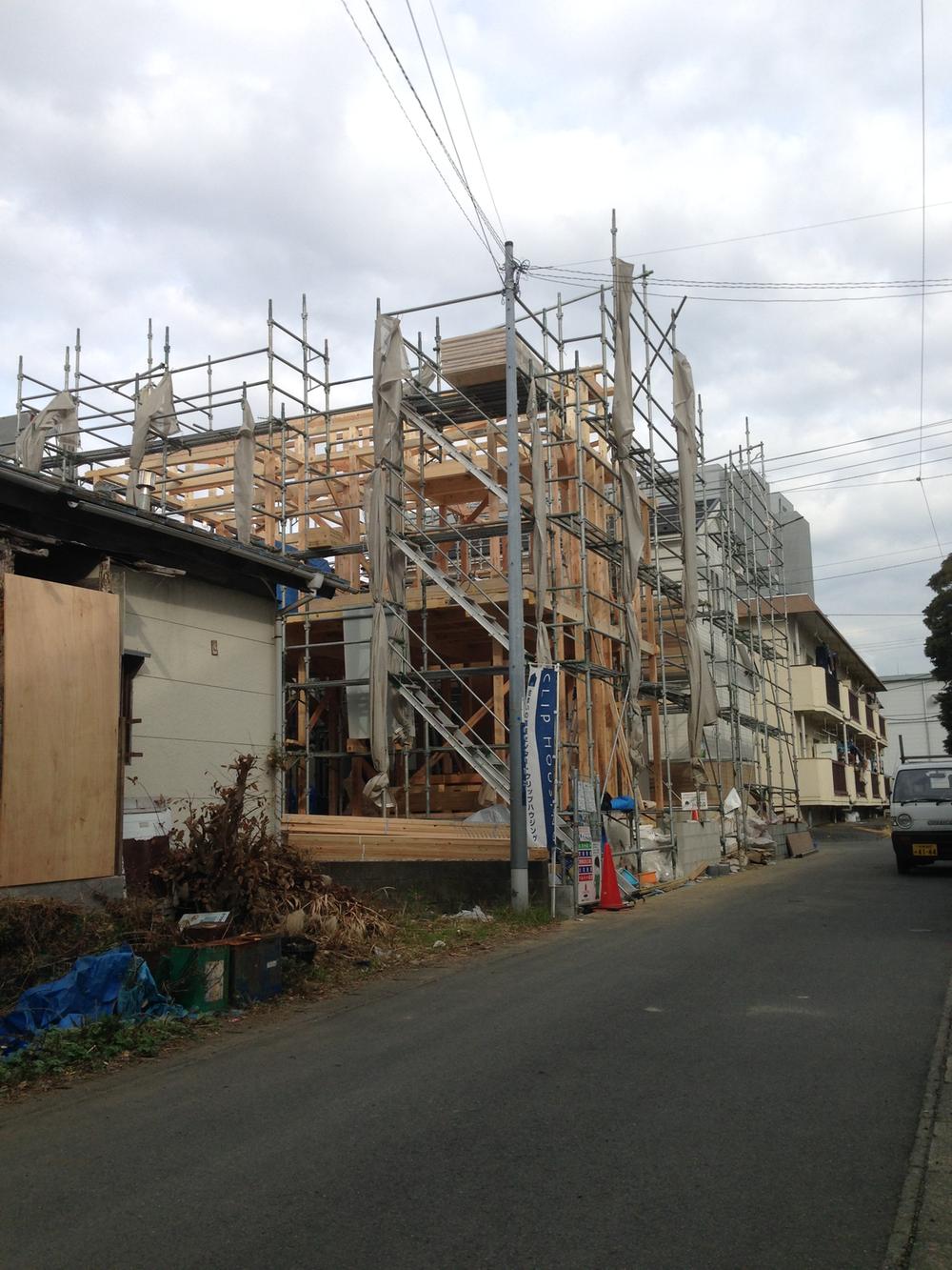 Local photos, including front road. Local (December 9, 2013) Shooting