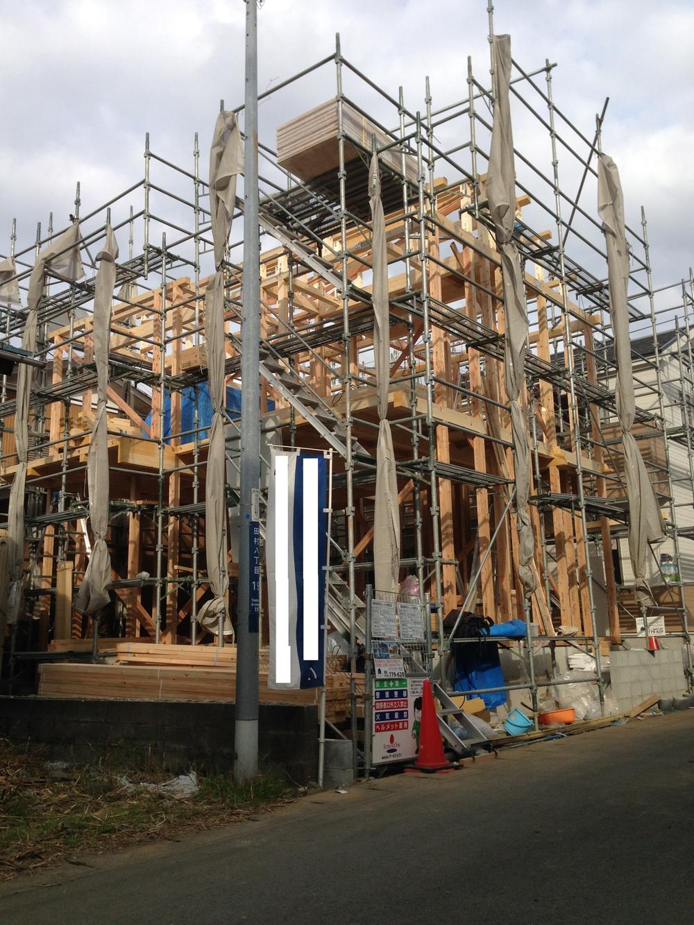 Local photos, including front road. Local (December 9, 2013) Shooting