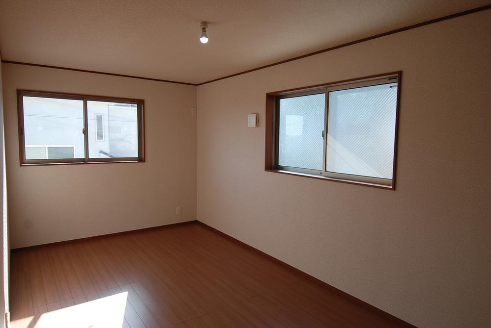 Non-living room. Indoor (12 May 2013) Shooting