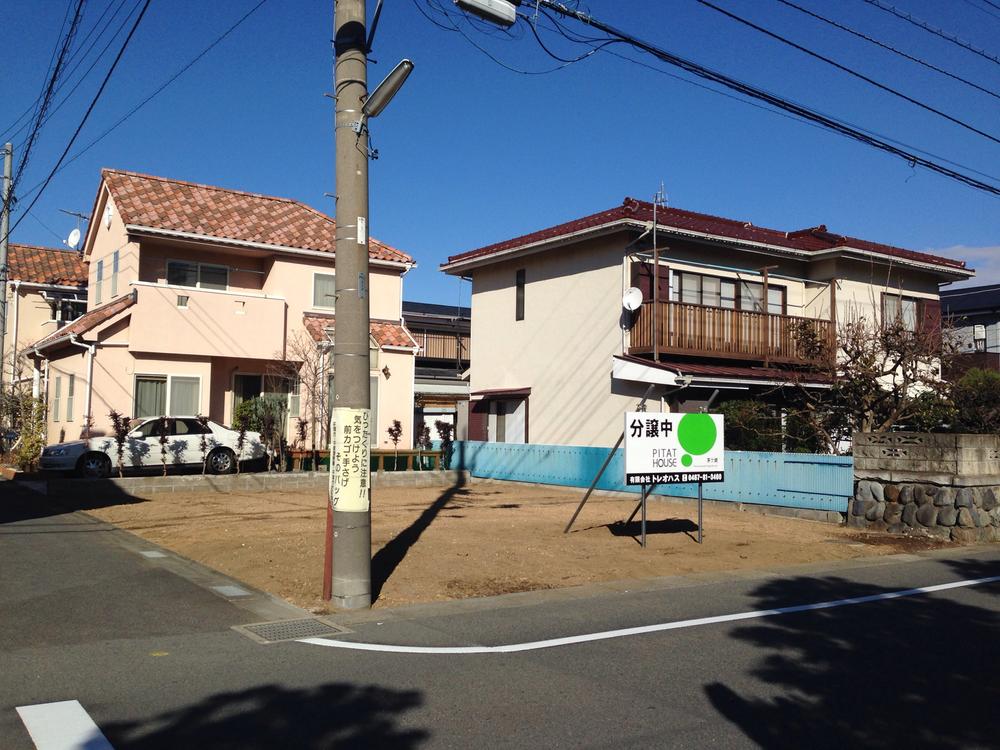 Local photos, including front road. Local (12 May 2013) Shooting