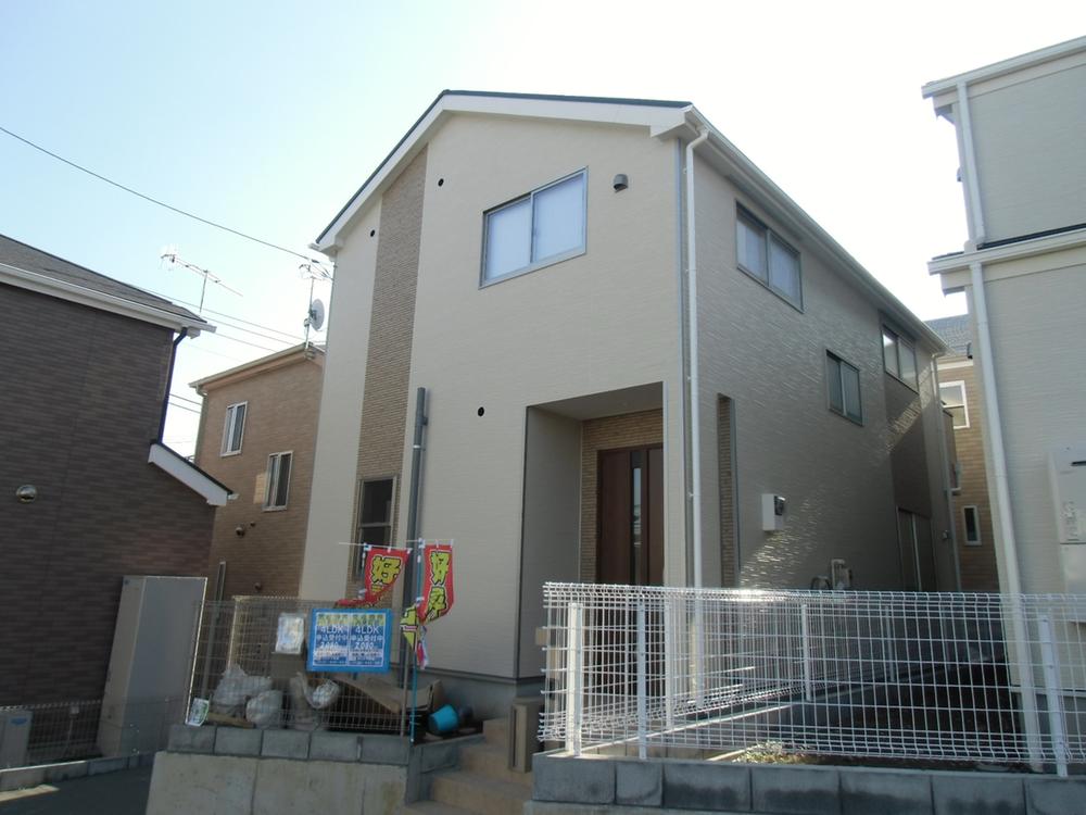 Local appearance photo. Local (11 May 2013) Shooting