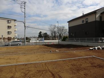 Local land photo. Located in the hilly area of ​​the hill "common life Isehara". Overlooking the Tanzawa system, Lush view is also attractive.