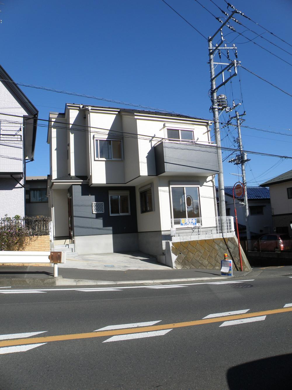 Local photos, including front road. Local (12 May 2013) Shooting