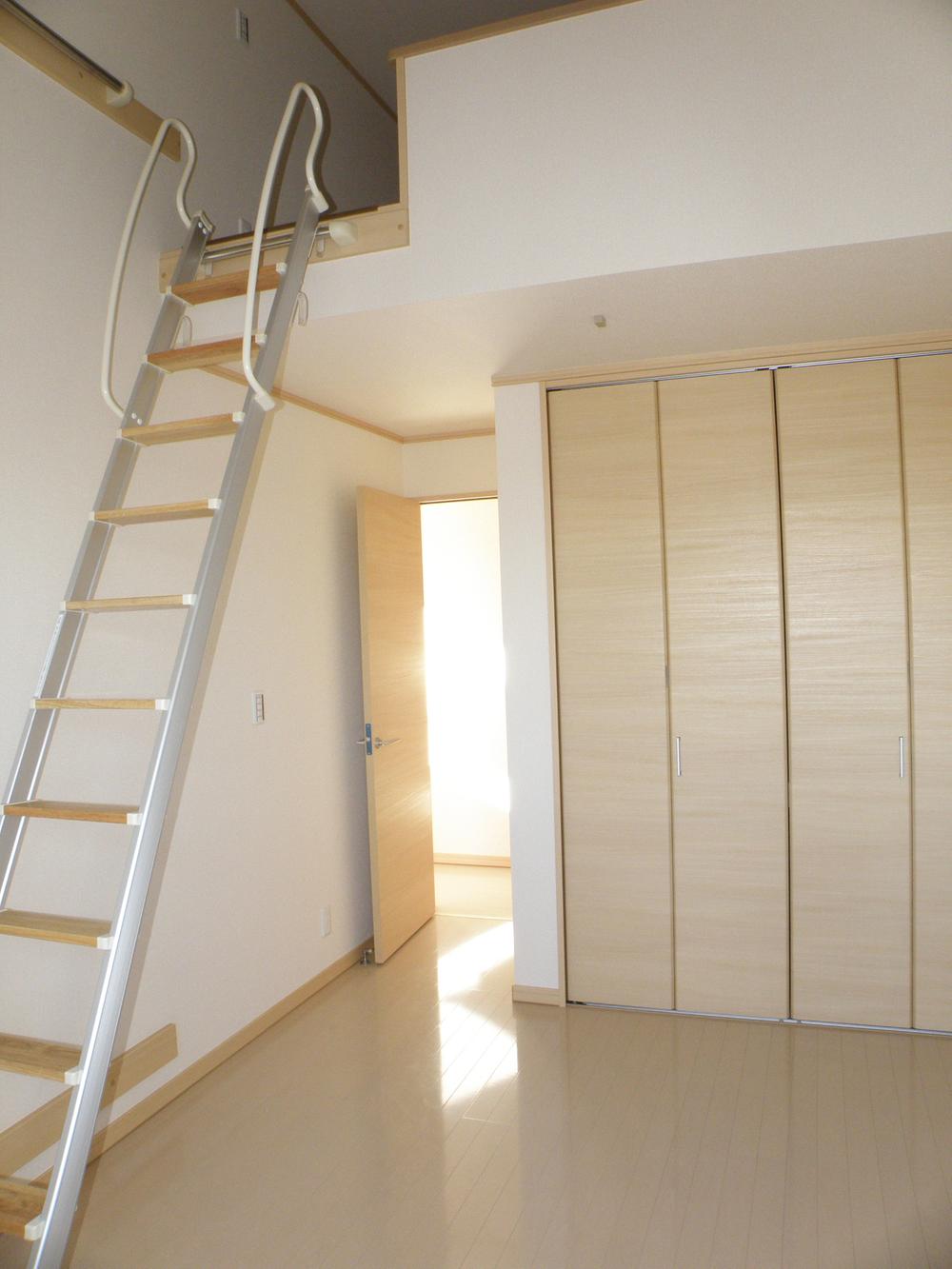 Non-living room. Indoor (12 May 2013) Shooting