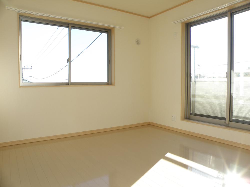 Non-living room. Indoor (12 May 2013) Shooting