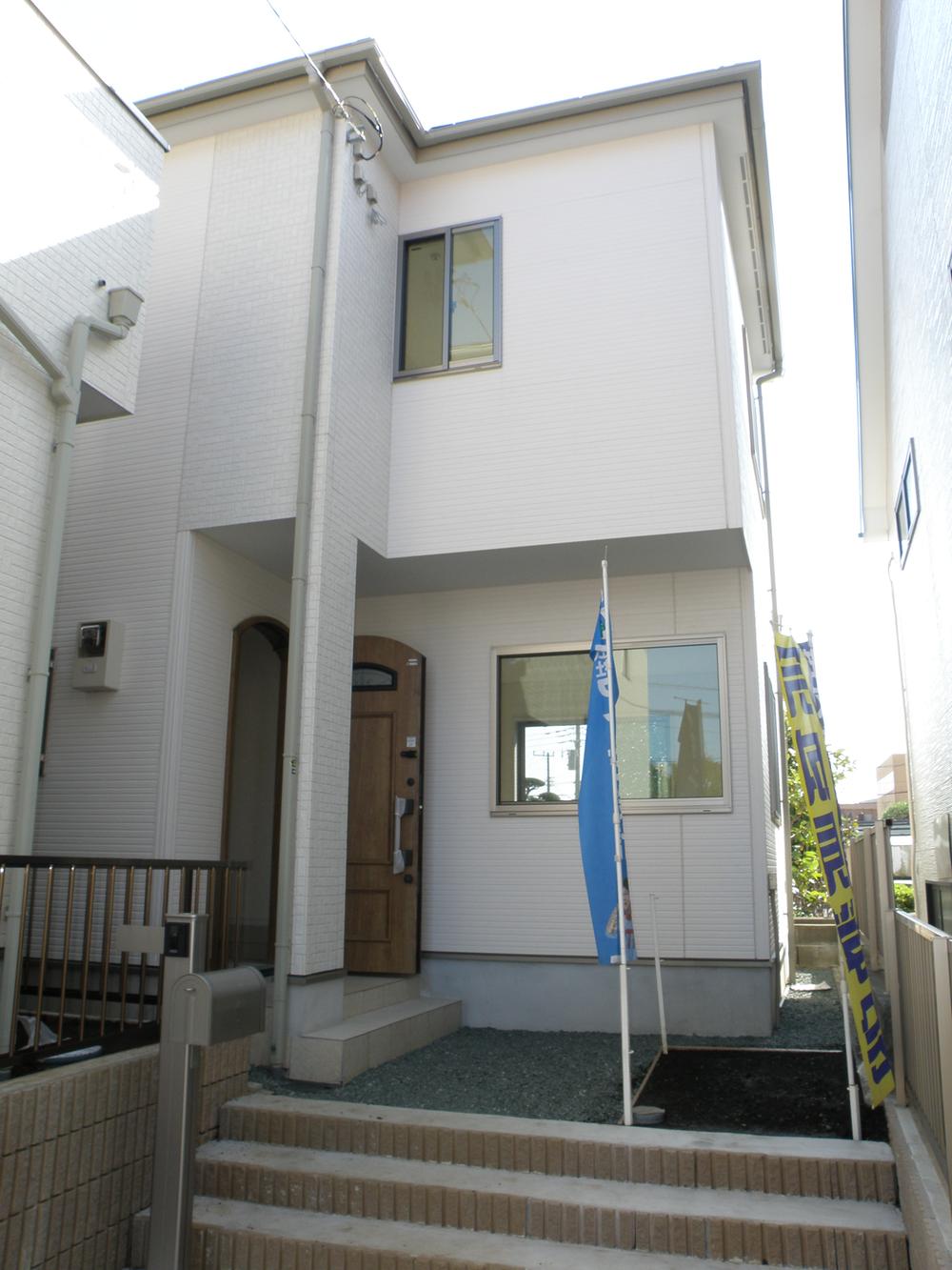 Local appearance photo. Local (10 May 2013) Shooting B Building