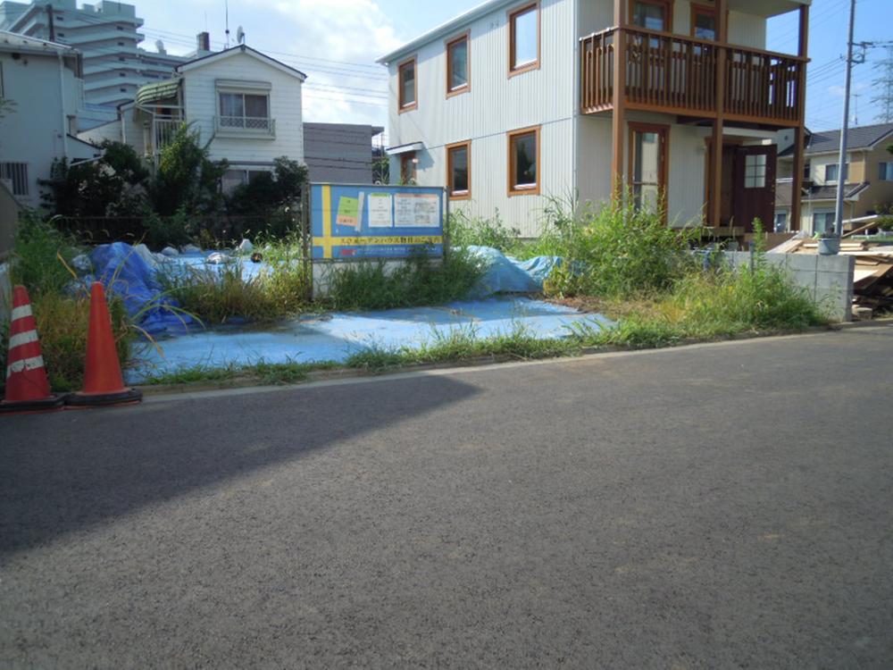 Local photos, including front road. Local (August 2013) Shooting