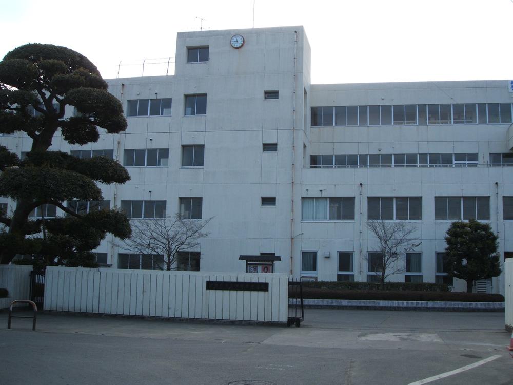 Other. Isehara junior high school Walk 13 minutes