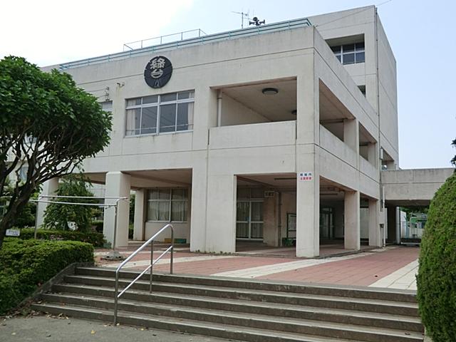 Primary school. Isehara Municipal Midoridai to elementary school 1182m