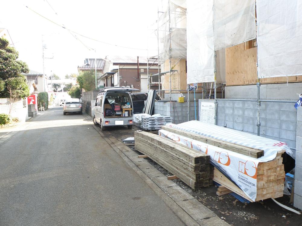 Local photos, including front road. Local (11 May 2013) Shooting