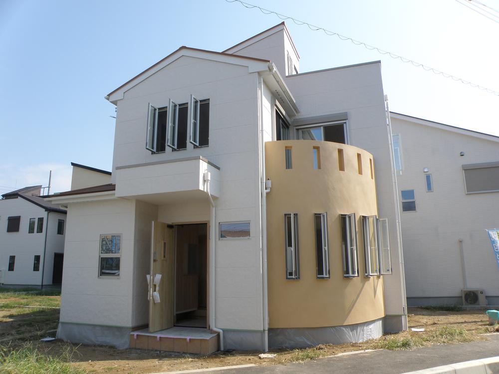 Building plan example (exterior photos). Building plan example (No. 2 locations) Building Price 13.5 million yen, Building area 99.36 sq m