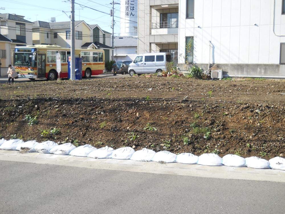 Local appearance photo. Local (11 May 2013) Shooting