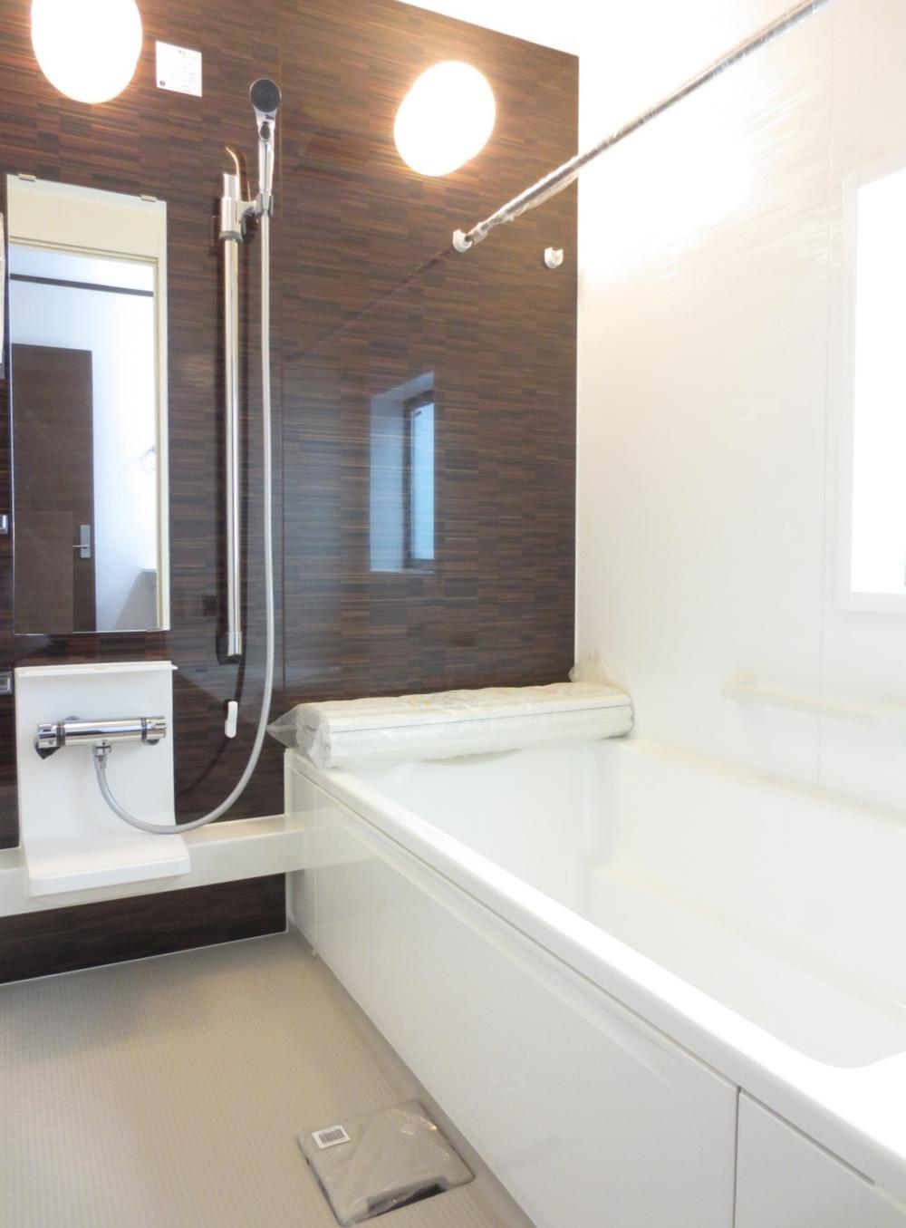 Same specifications photo (bathroom). Example of construction Bathroom heating dryer