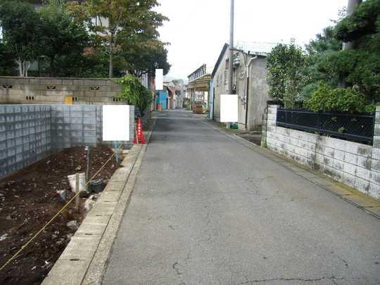 Local photos, including front road. Frontal road