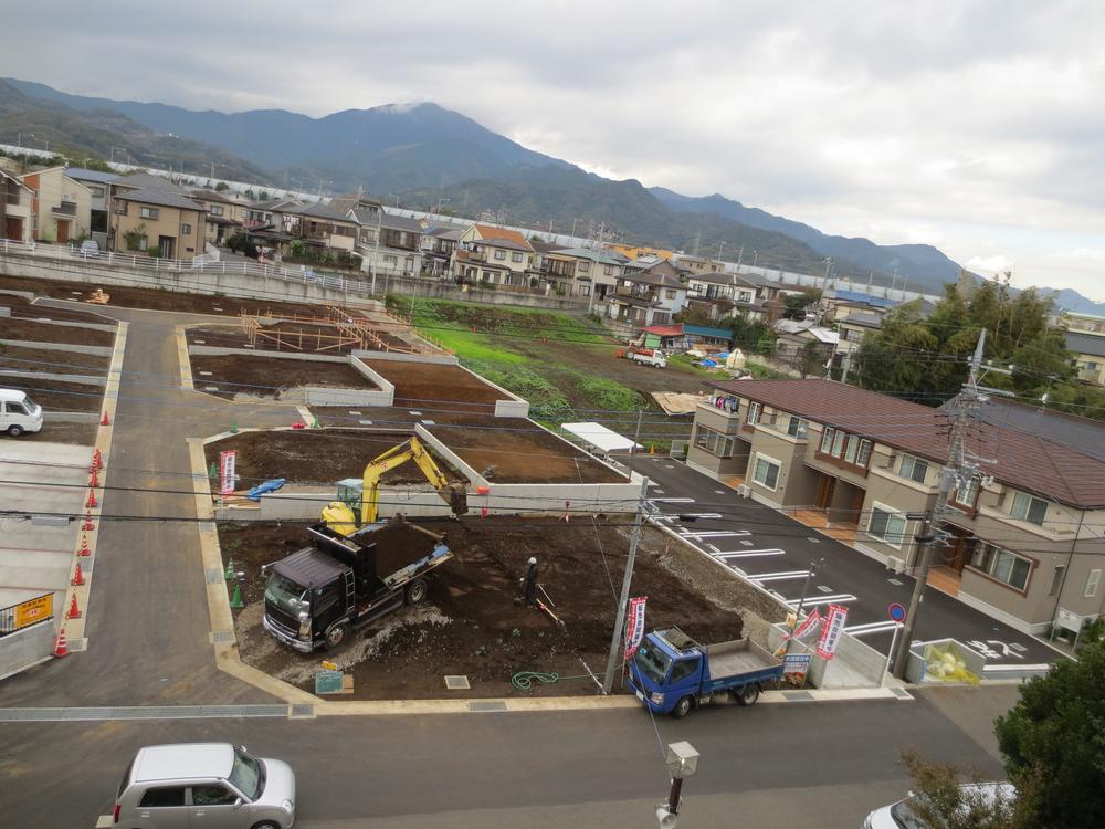 Local photos, including front road. Local (11 May 2013) Shooting