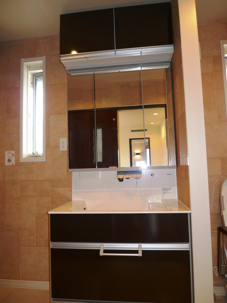 Wash basin, toilet. Second floor sanitary