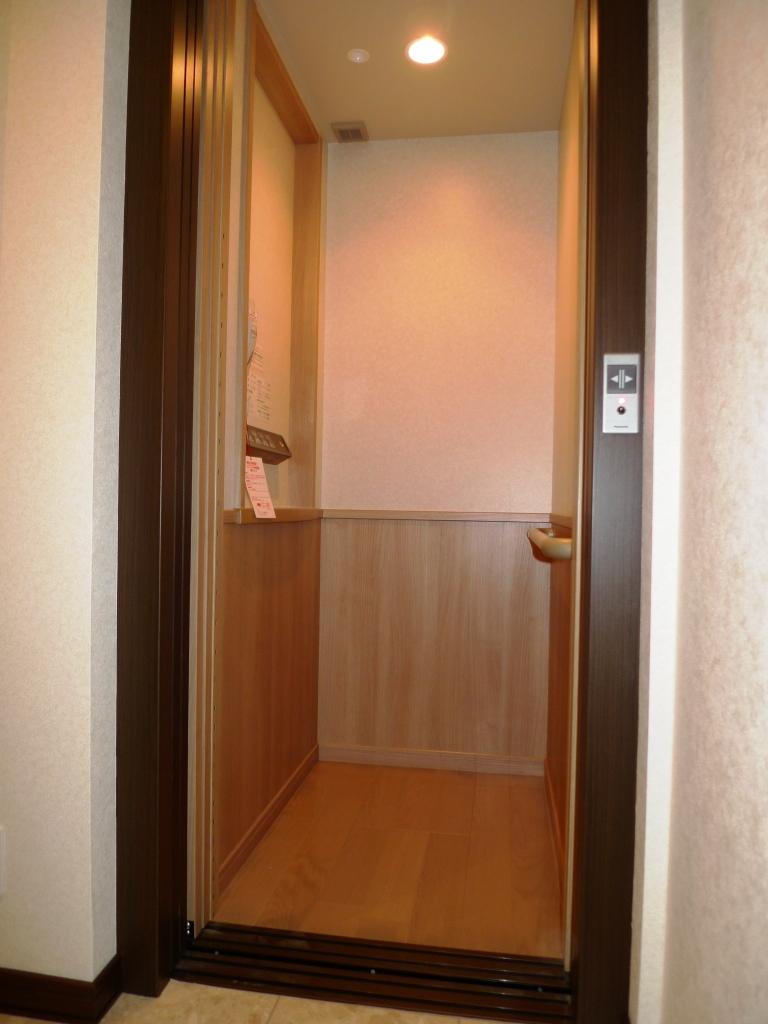 Other introspection. Home Elevator elderly also peace of mind EV. Indoor shooting (November 3, 2013)