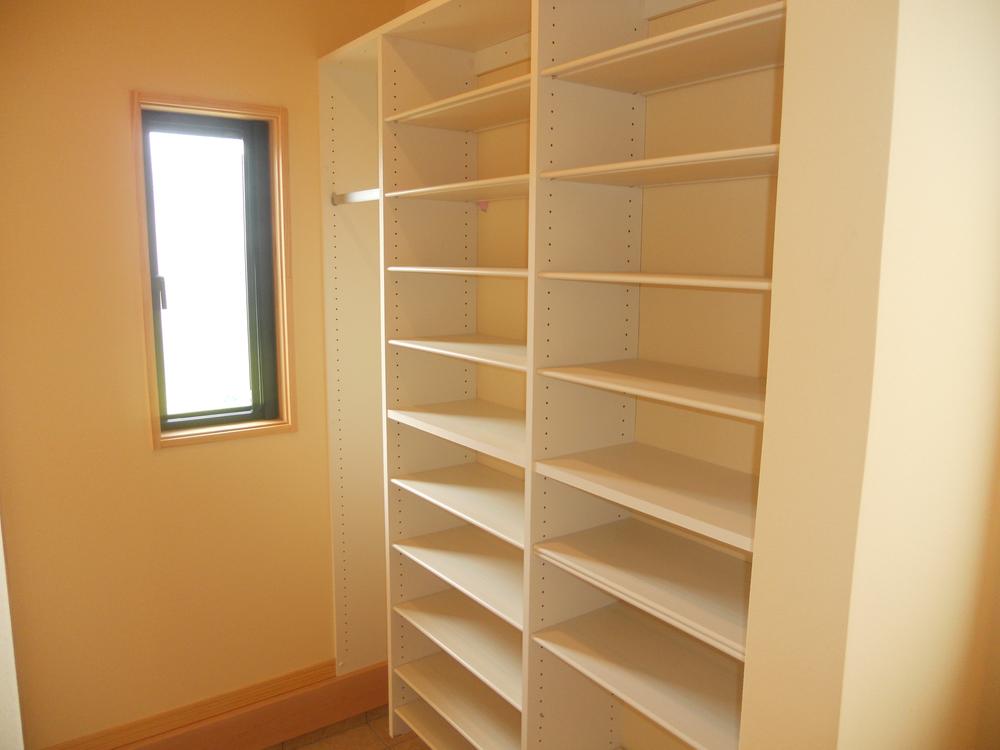 Receipt. Storage lot entrance side closet (June 2013) Shooting