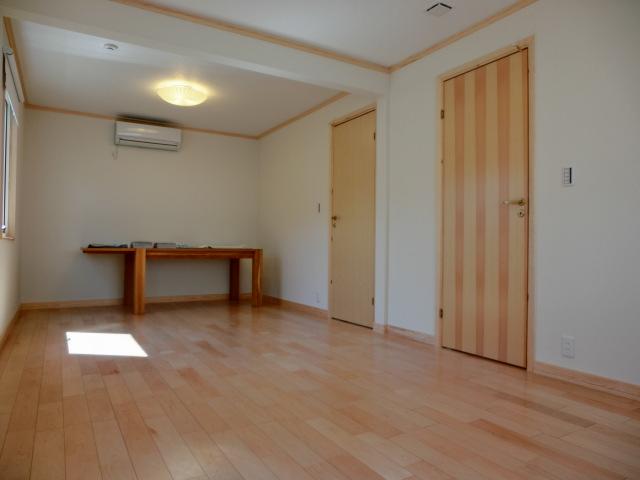 Non-living room. Room (August 2013) Shooting