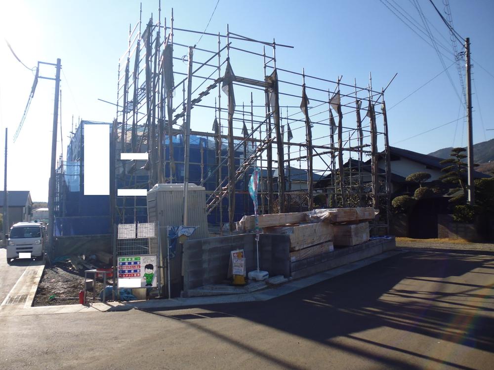 Local appearance photo. Local (12 May 2013) Shooting