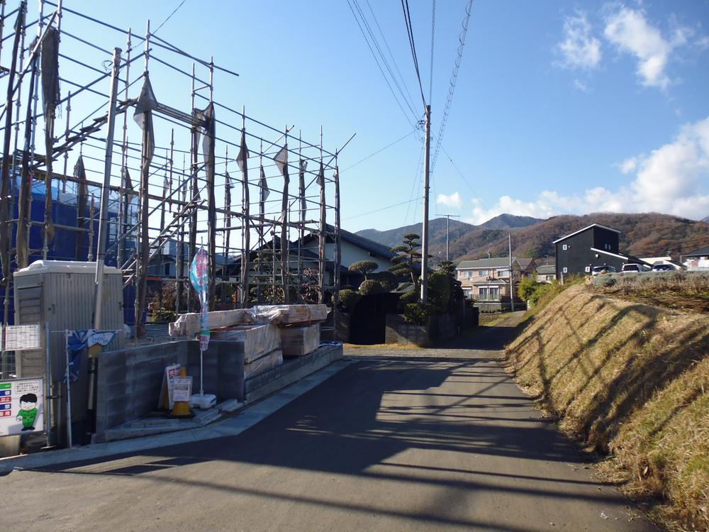 Local photos, including front road. Local (12 May 2013) Shooting