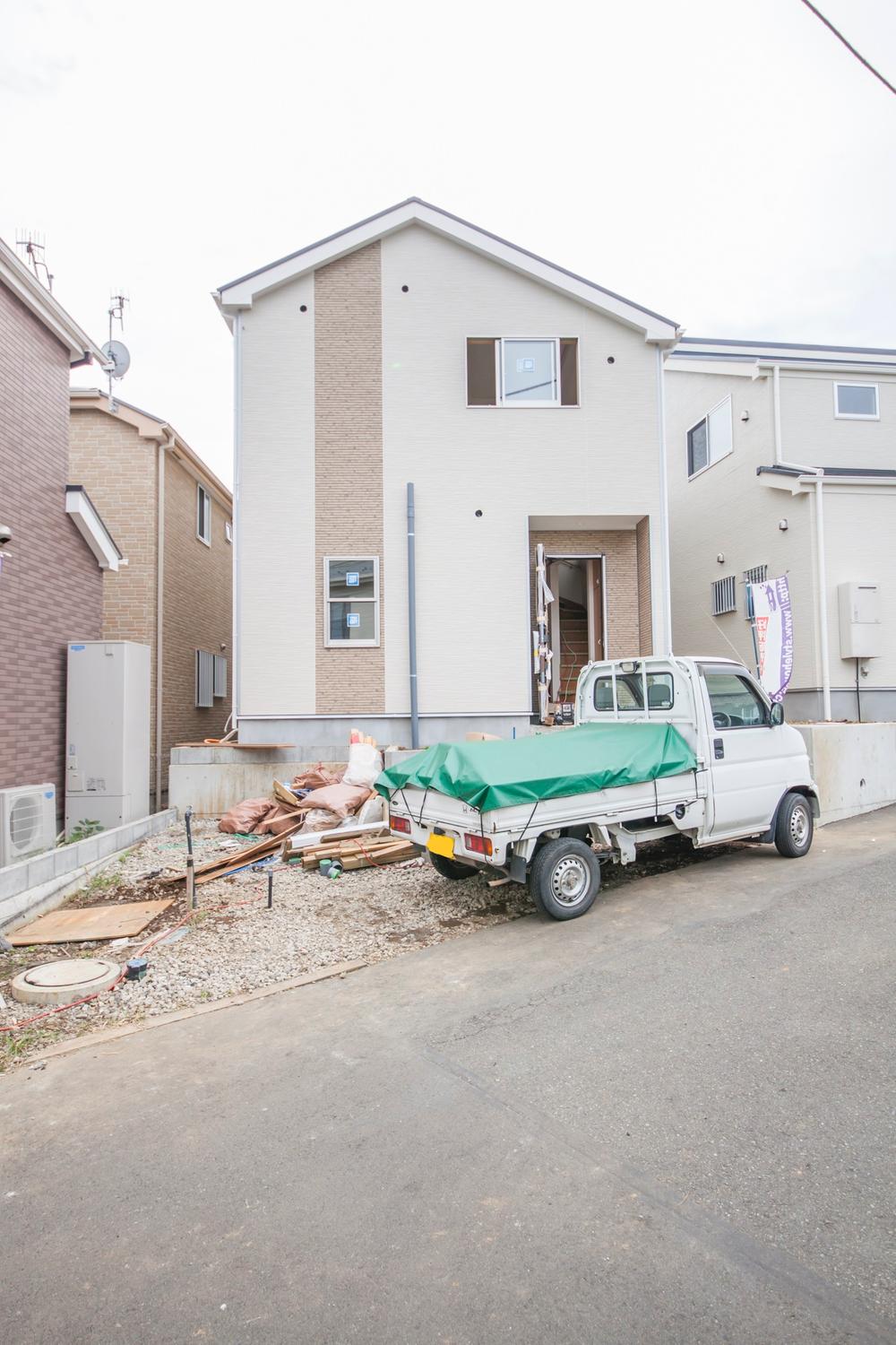 Local appearance photo. Local (10 May 2013) Shooting Good per sun on the second floor LDK facing south! Car space two possible!