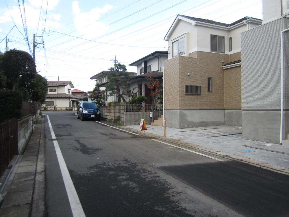 Local photos, including front road. Local (12 May 2013) Shooting