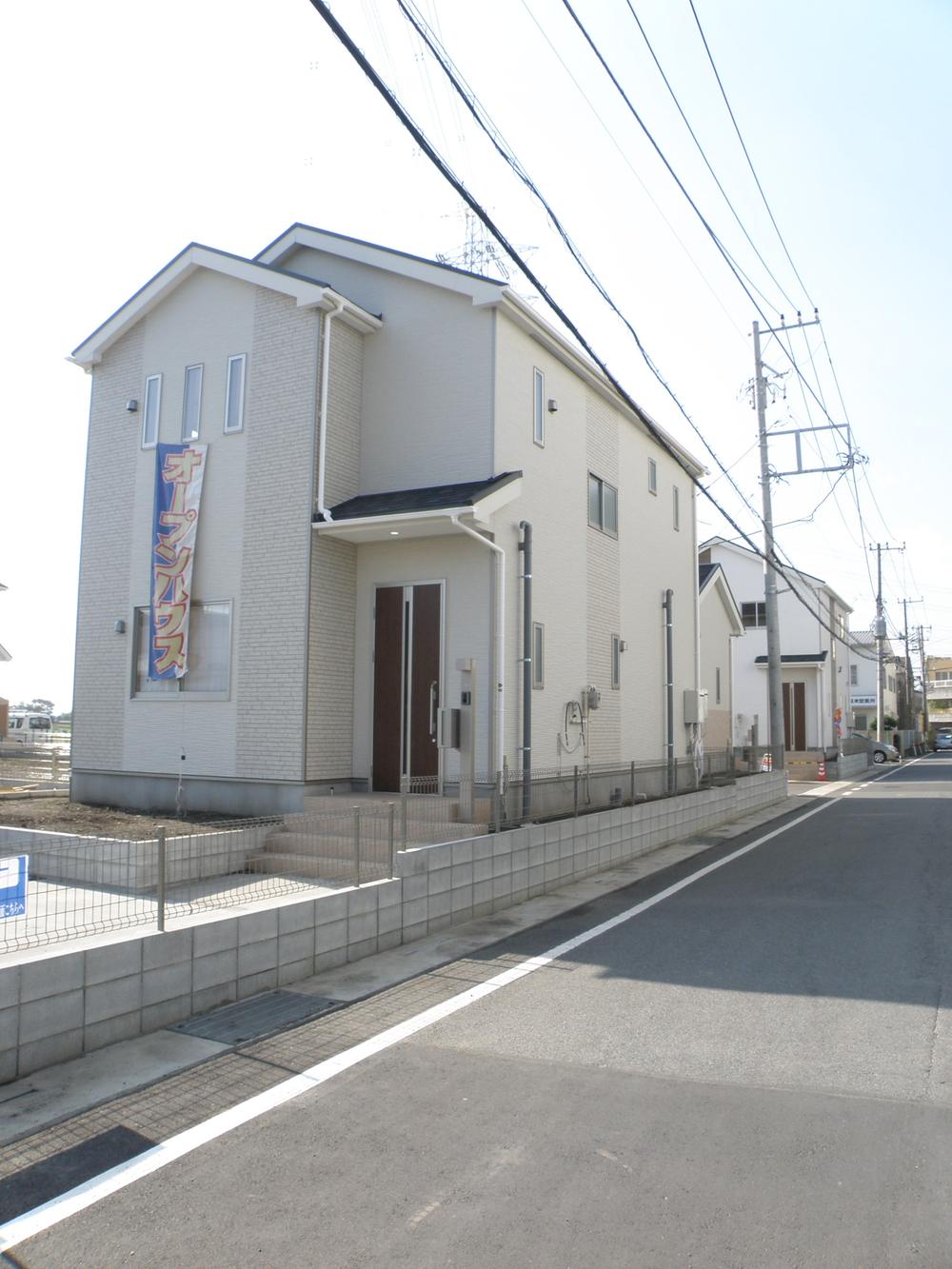 Local appearance photo. Local (11 May 2013) shooting 10 Building