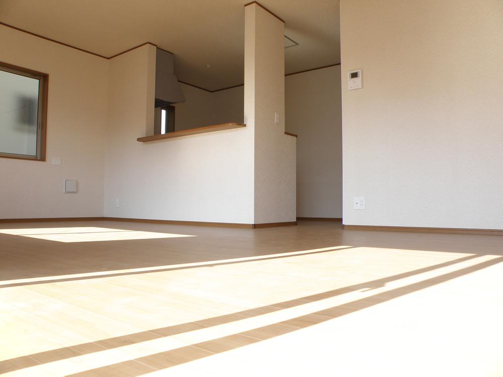 Living. Local (11 May 2013) Shooting 10 Building