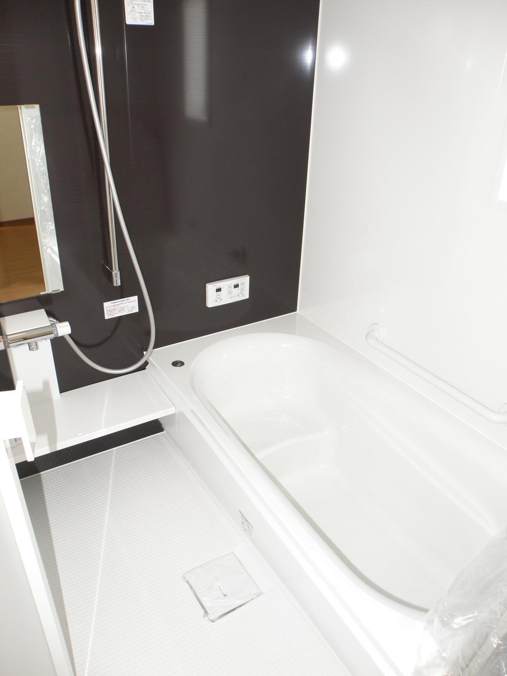 Bathroom. Local (11 May 2013) Shooting