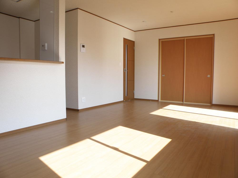 Living. Local (11 May 2013) Shooting