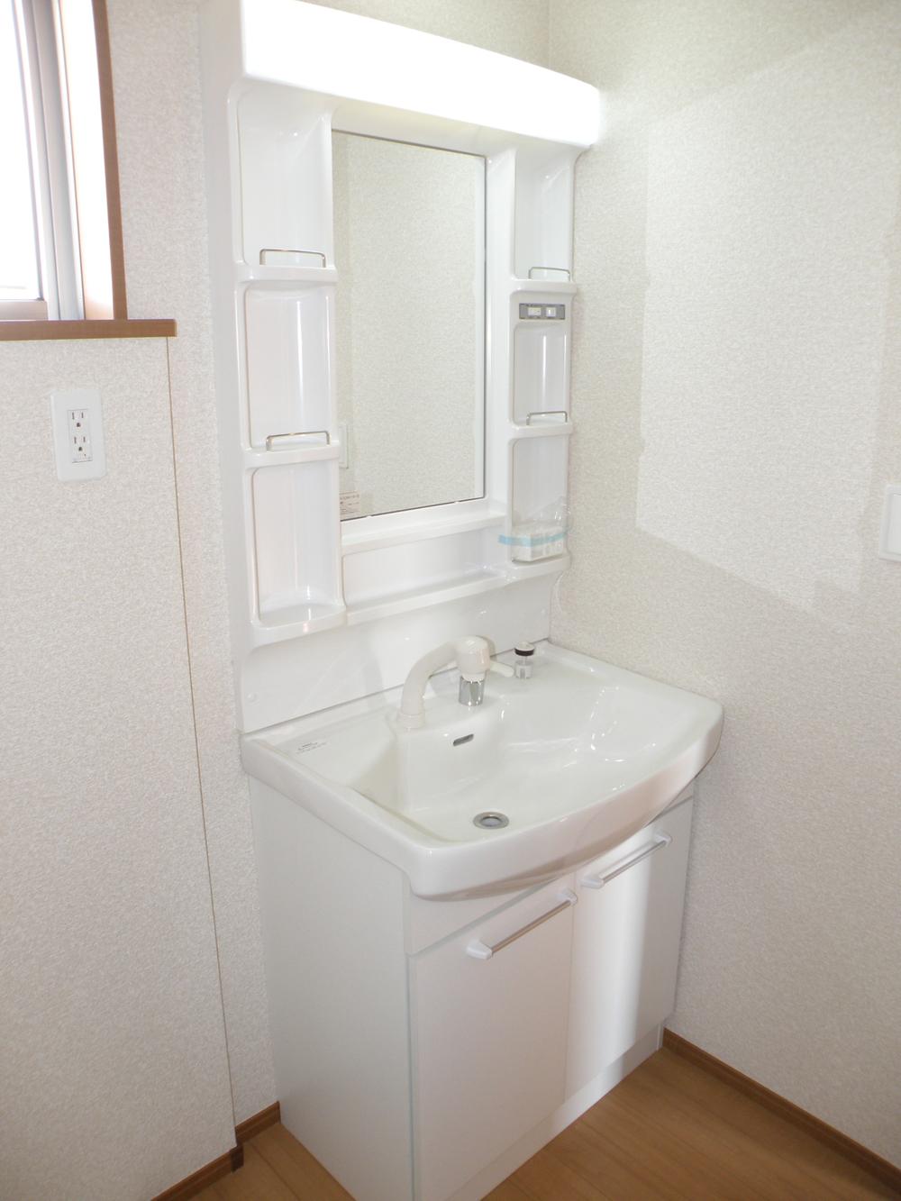 Wash basin, toilet. Local (11 May 2013) Shooting