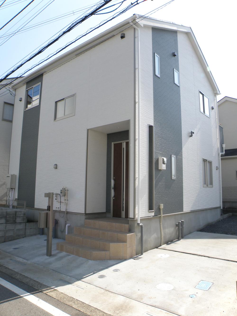 Local appearance photo. Local (11 May 2013) Shooting 1 Building