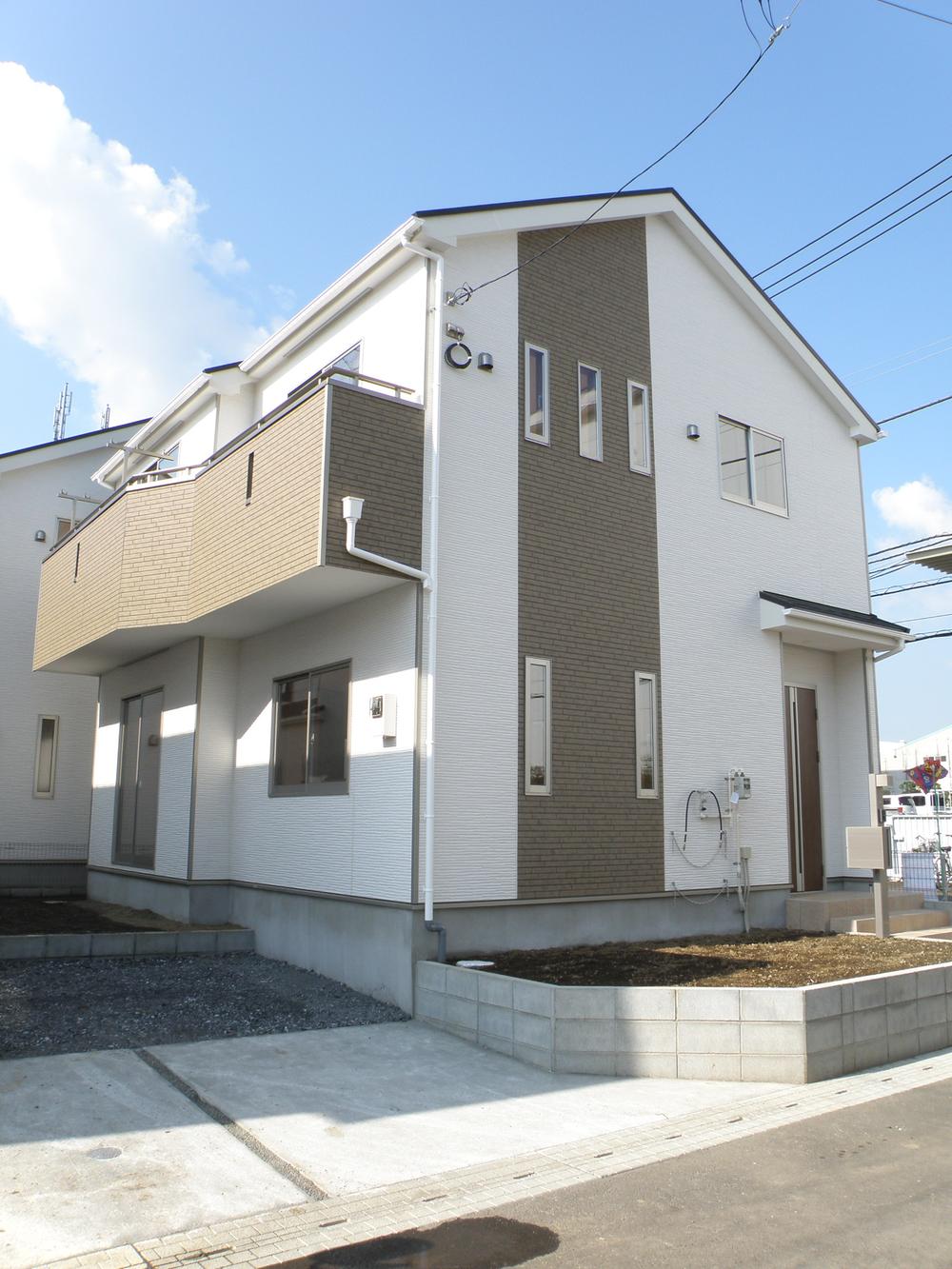 Local appearance photo. Local (11 May 2013) Shooting