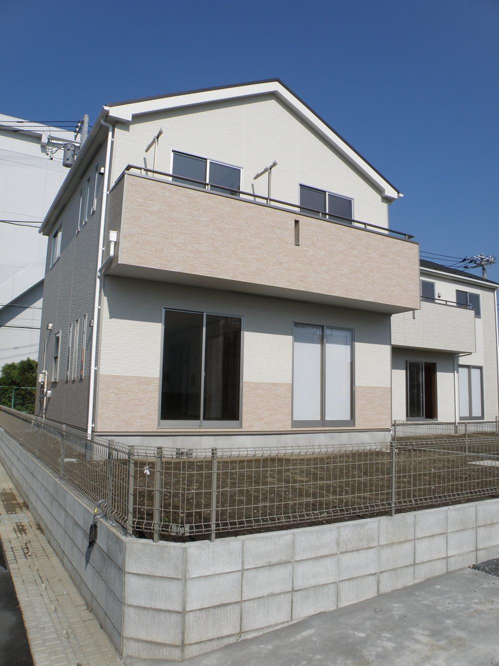 Local appearance photo. Local (11 May 2013) Shooting