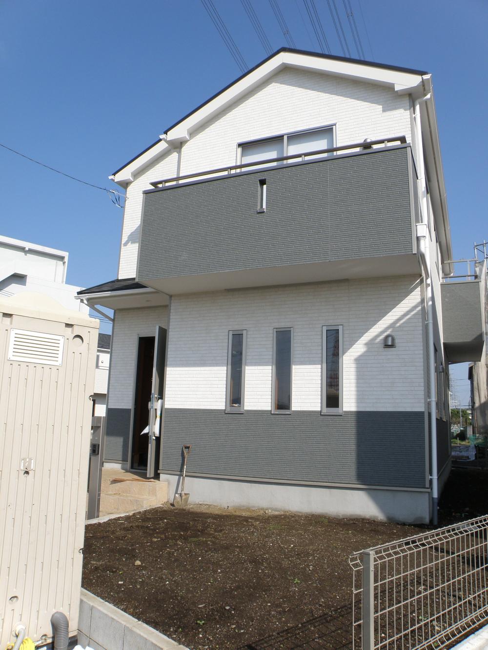 Local appearance photo. Local (11 May 2013) Shooting