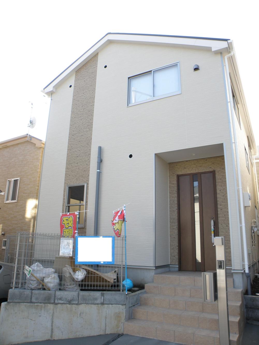 Local appearance photo. Local (11 May 2013) Shooting