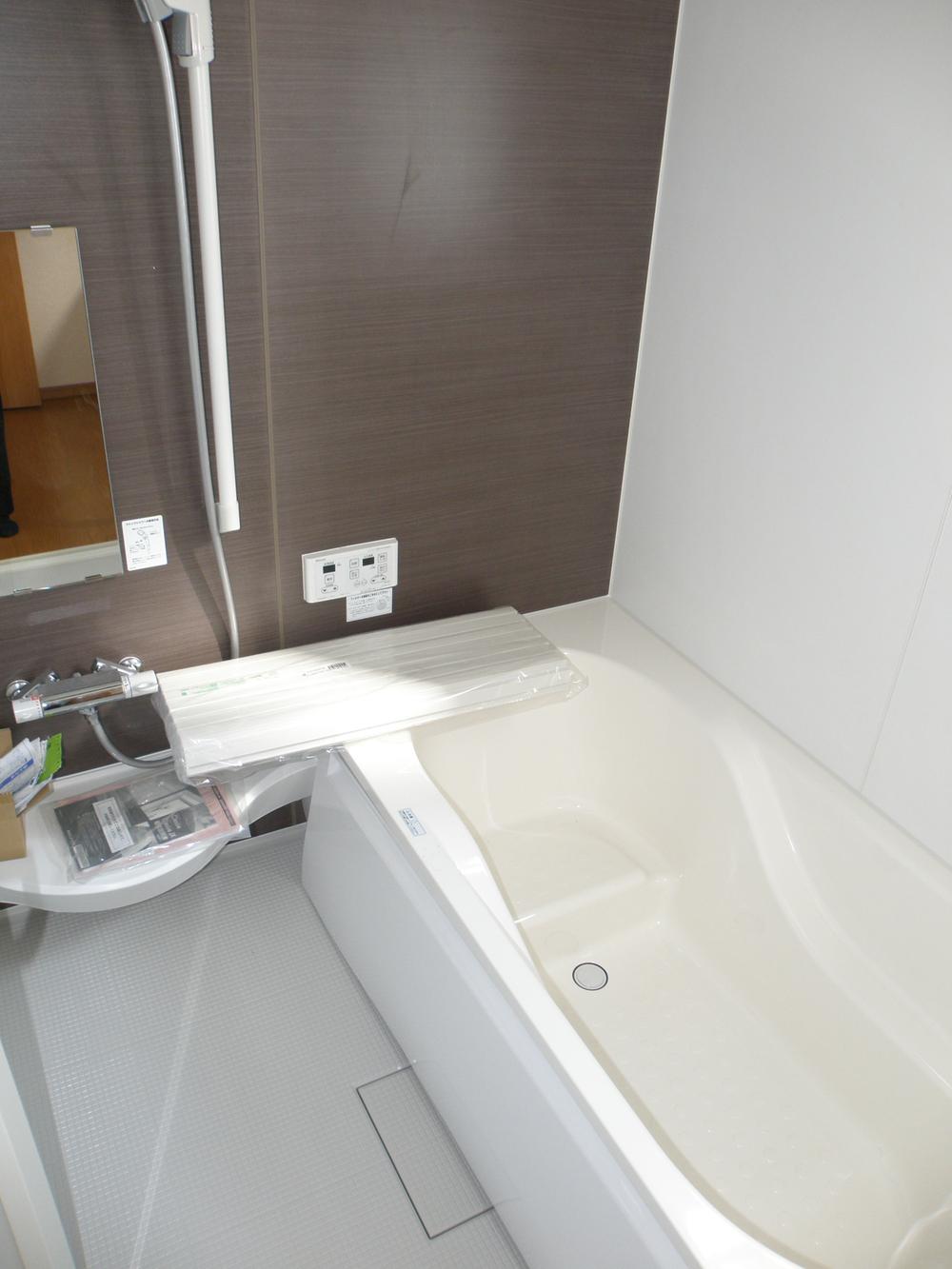 Bathroom. Indoor (11 May 2013) Shooting