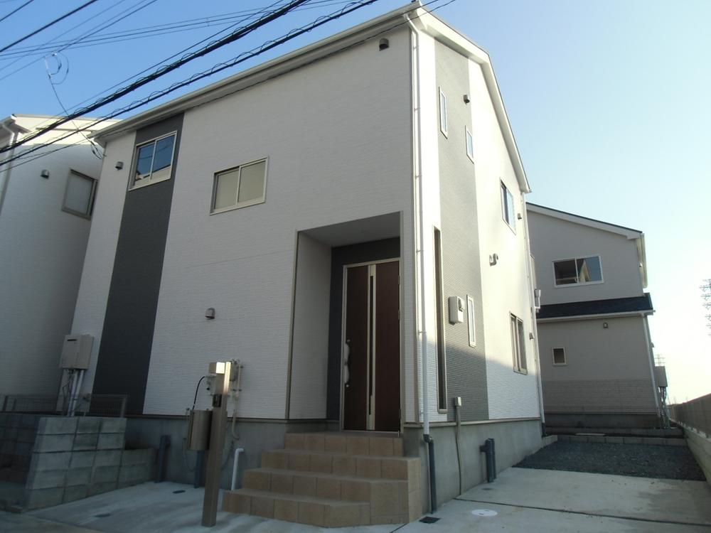 Local appearance photo. Local (11 May 2013) Shooting