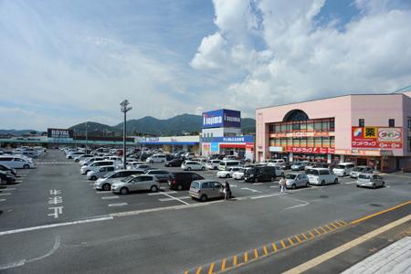 Shopping centre. MI Plaza up to 1128m