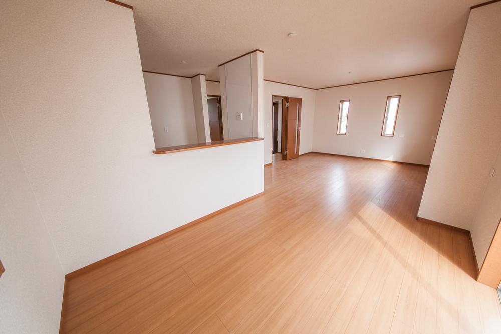 Living. It is a popular face-to-face kitchen ☆ All room pair glass