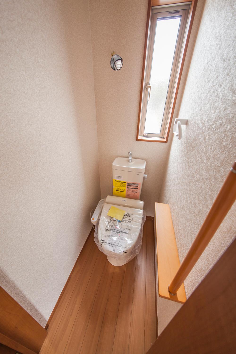 Toilet. Shower toilet (1 ・ 2F)