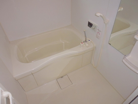 Bath. Bathroom (reheating ・ There is a window)
