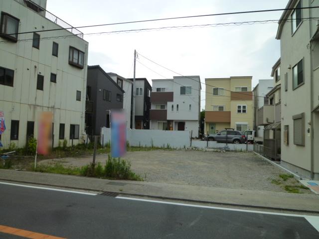 Local photos, including front road. Local (July 2013) Shooting