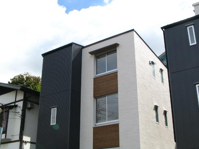 Local appearance photo. Local (09 May 2013) Shooting