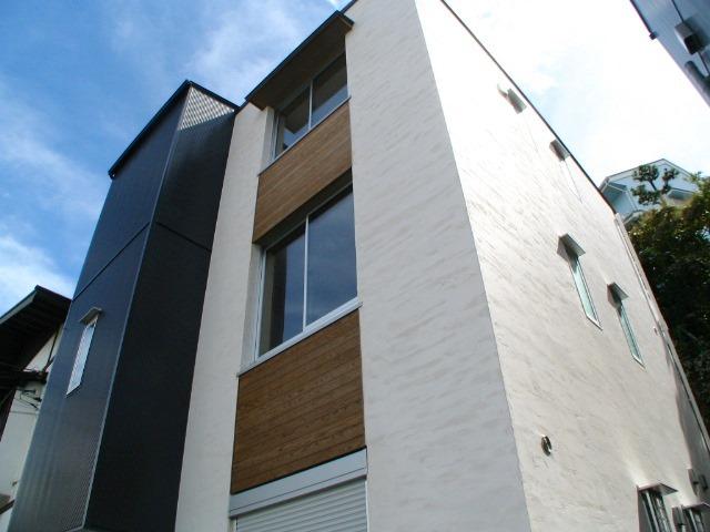 Local appearance photo. Local (09 May 2013) Shooting