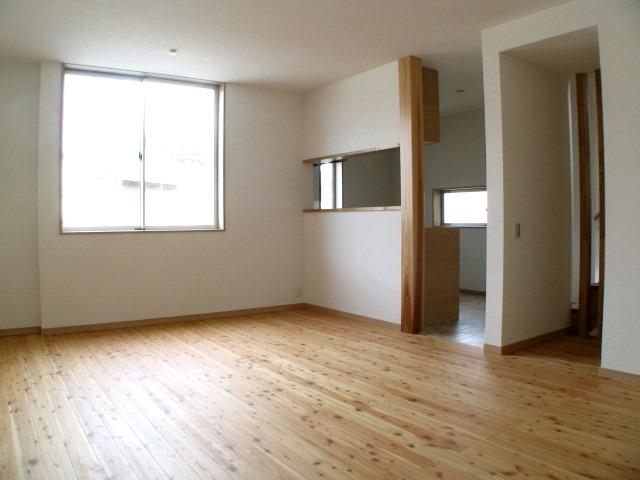 Living. Local (09 May 2013) shooting A Building