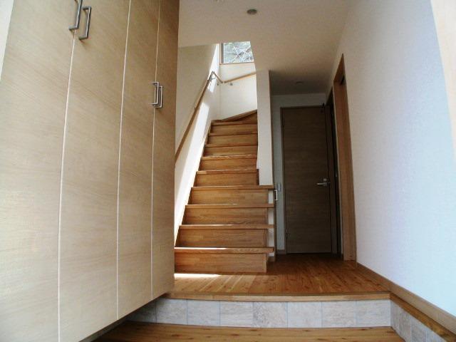 Entrance. Local (09 May 2013) Shooting