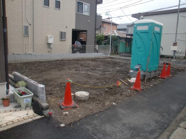 Local appearance photo. Local (11 May 2013) Shooting A Building